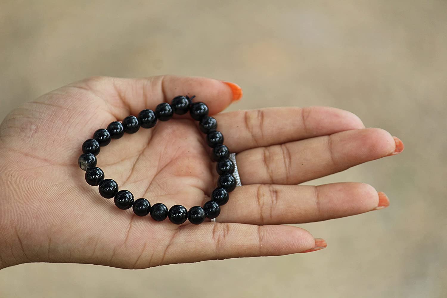 How should gemstone bracelets be worn? - Quora-sonthuy.vn
