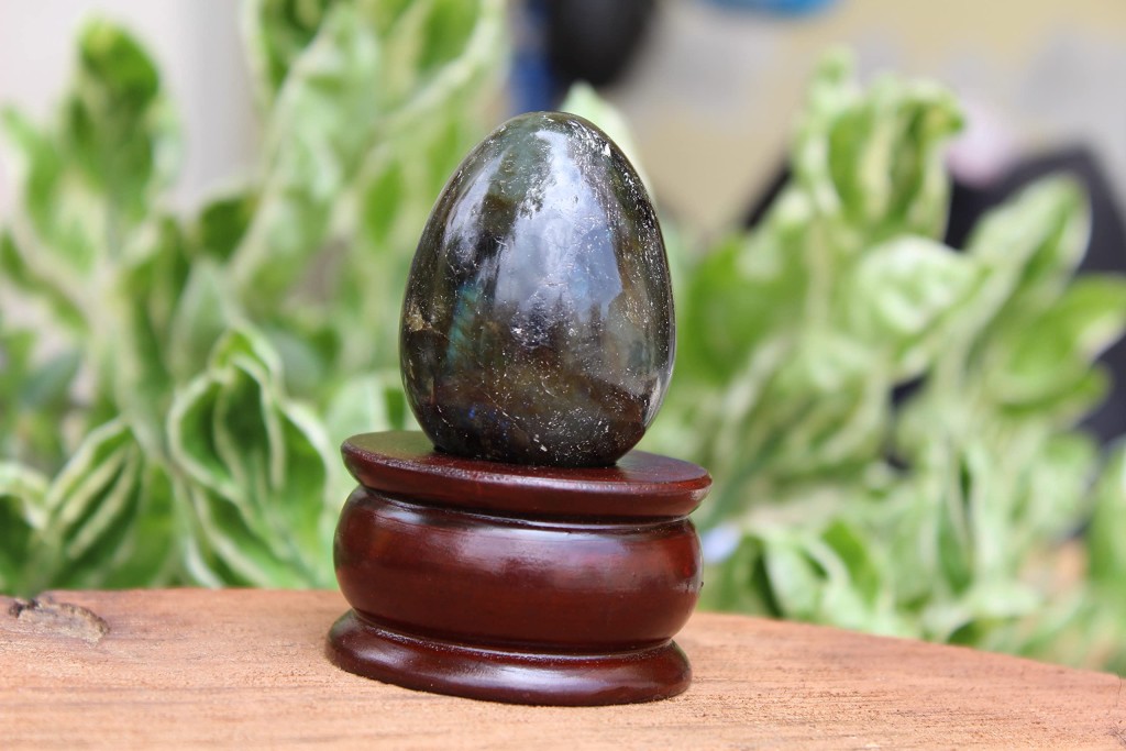 Labradorite Gemstone Egg | 2-inch | Protection shield & Enhances intuition | Home Office Decor