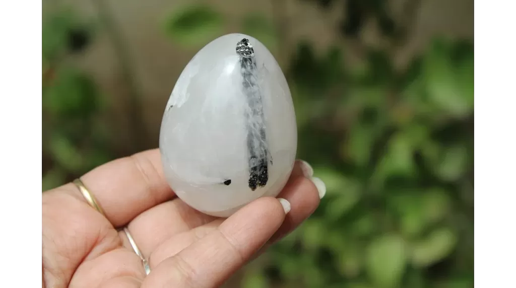 Rutilated Quartz Gemstone Egg | 2-inch | Mental clarity, Positive energy | Home Office Decor