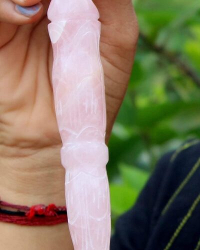 Jet Handmade Angel Carved Rose Quartz Stick Wand - Natural Rose Quartz Crystal Angel Carving Wand (Approx 5-5.5 Inch) Pink Gemstone Polished Stick for Decoration, Collection & Gift